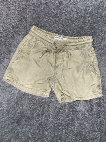 Short kaki
