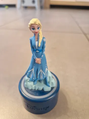 Figurine Disney Elsa Reine des Neiges (2025, 10 cm)
