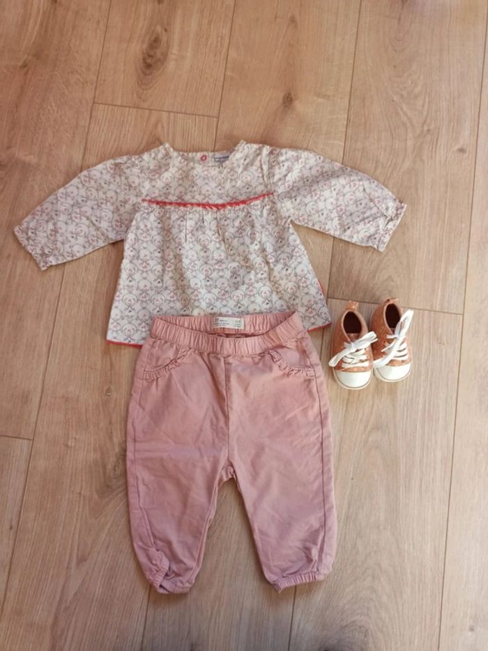 Ensemble pantalon, t-shirt manches longues et chaussures