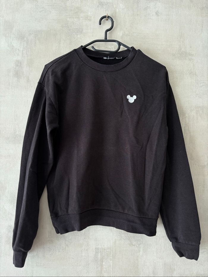 Pull noir