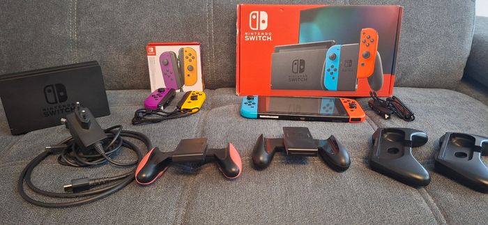 Console Nintendo Switch + accesoires - photo numéro 2