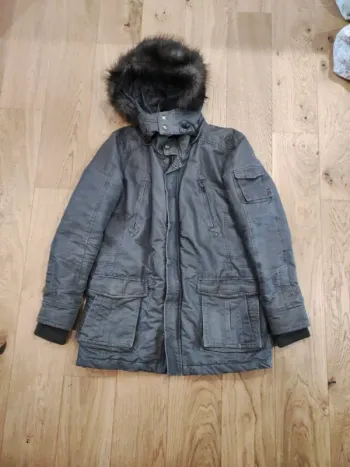 Manteau gris foncé avec capuche amovible - L