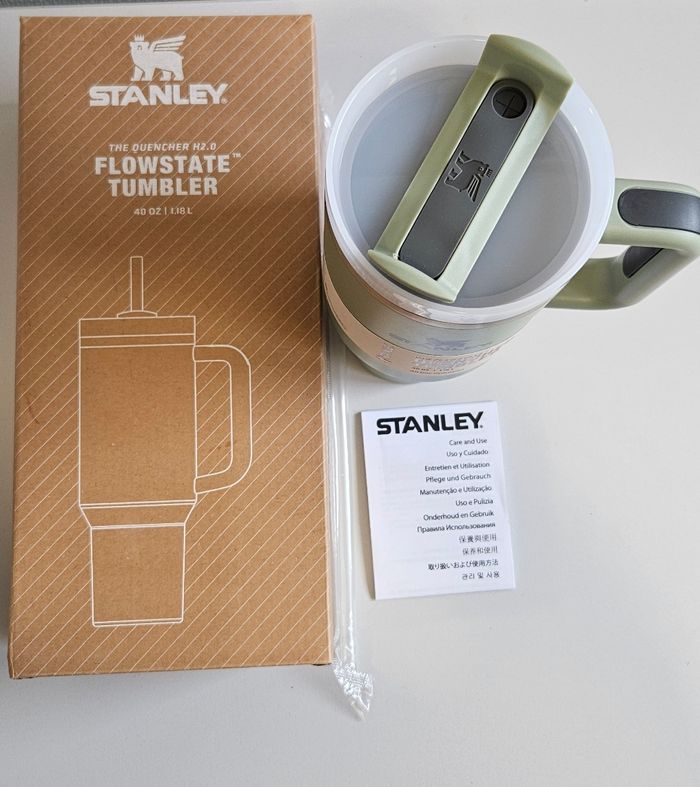 💚 Tasse Stanley Quencher H2.0 Tumbler 40 oz (1200 ml) – Vert Kaki – Neuf - photo numéro 3