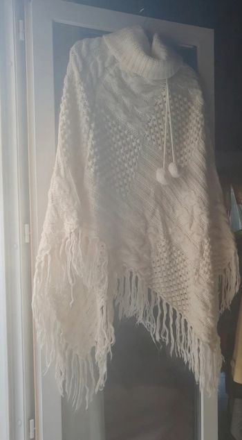 poncho blanc