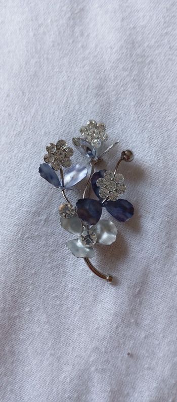 Jolie broche fleur