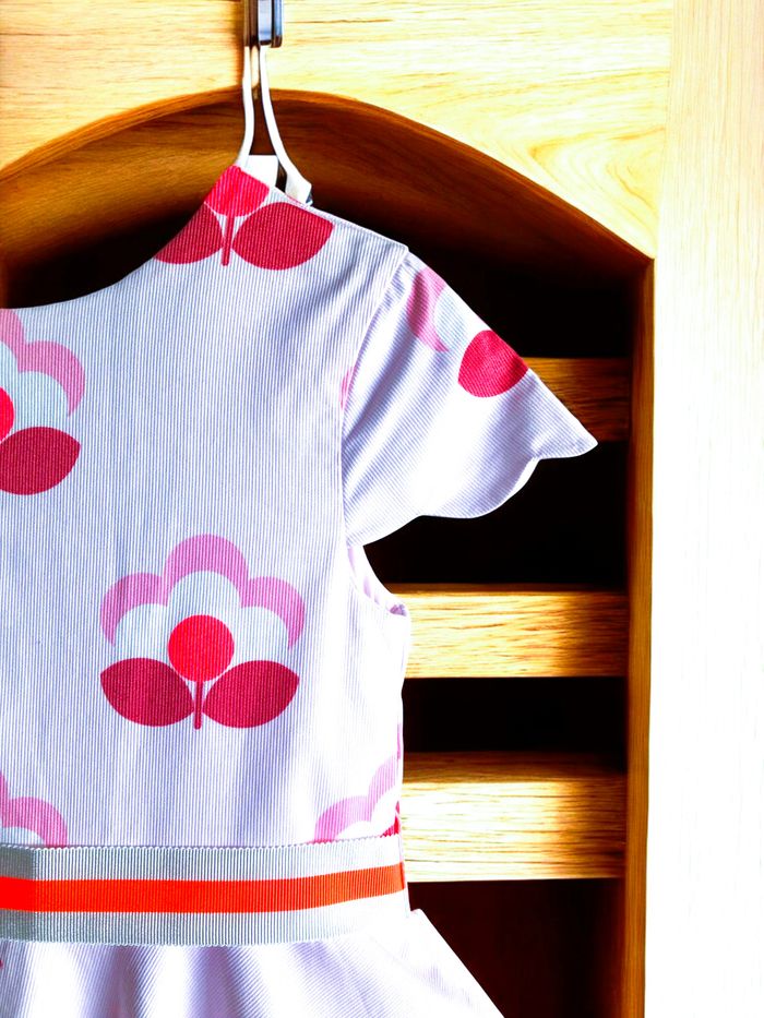 JACADI - NEW - ROBE FILLE STYLE PATINEUSE MOTIF FLEURS, MANCHES DÉCOUPES PÉTALES & ROSE FLUO 4A - photo numéro 4