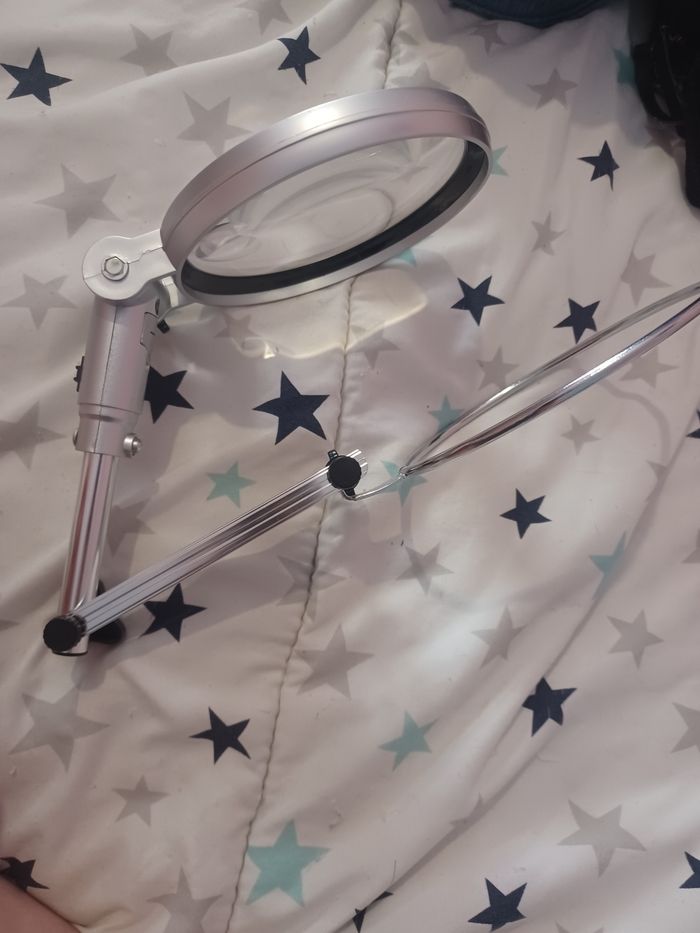 Une loupe amovible - photo numéro 2