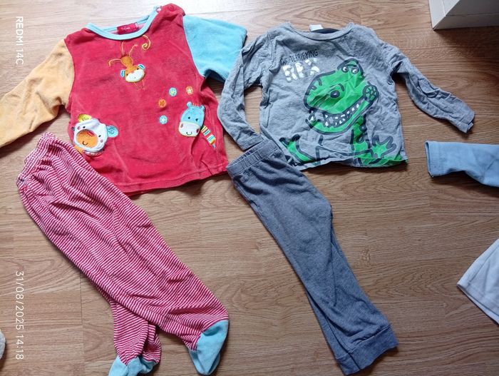 Lot 13 pyjamas garçon 18-24m - photo numéro 4