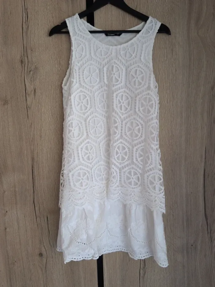 Robe Blanche Dentelle / Crochet Desigual Doublée Taille 40