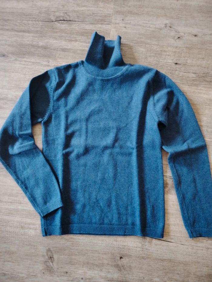 Pull col roulé
