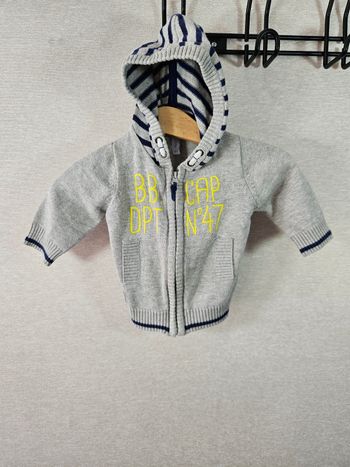 Gilet a  capuche gémo 3 mois