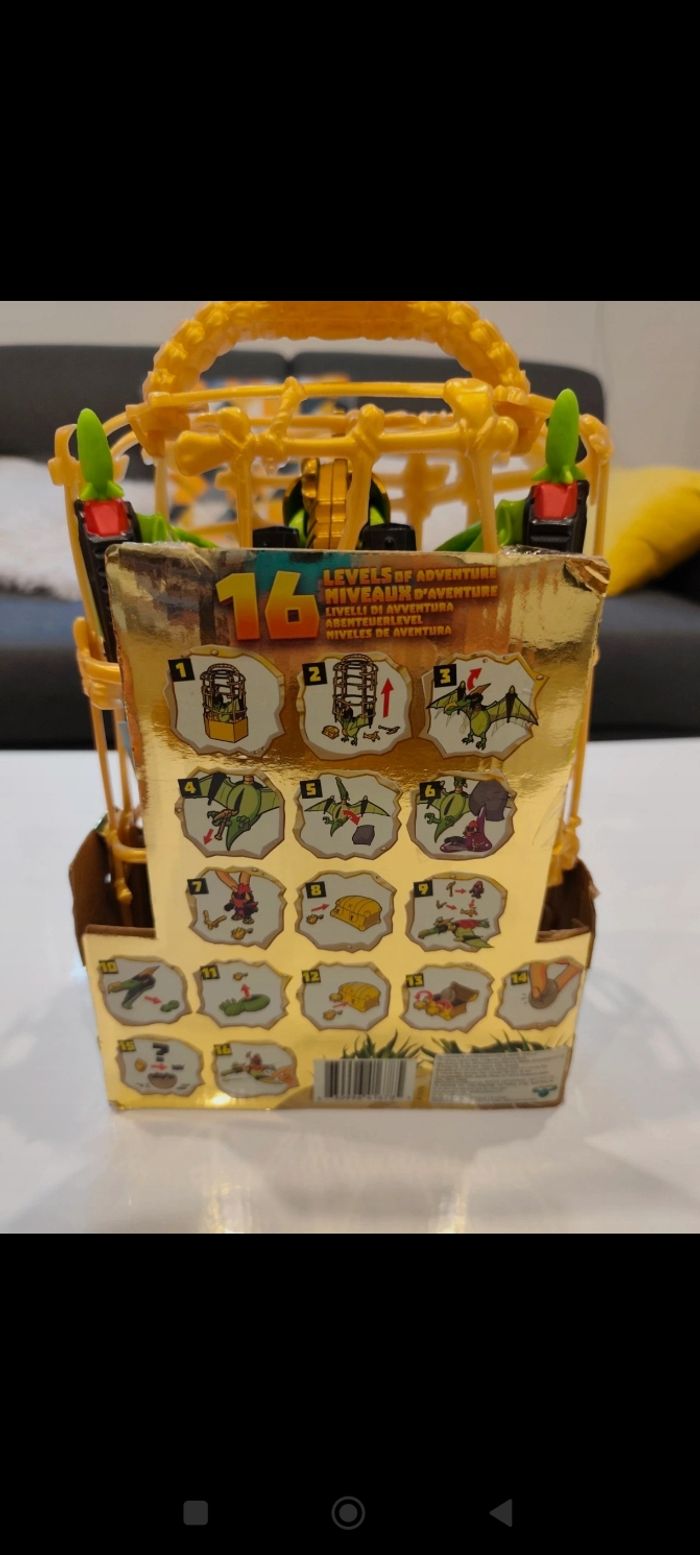 Dino gold Ptéranodon dans sa cage - photo numéro 3