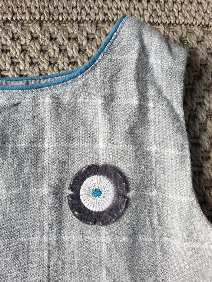 Lot 2 robes + gilet 1 bouton gris/bleu clair - 2/3ans - photo numéro 3