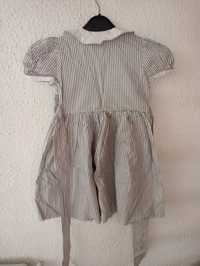Robe rayée grise/blanche à motifs cerises 6ans - photo numéro 4