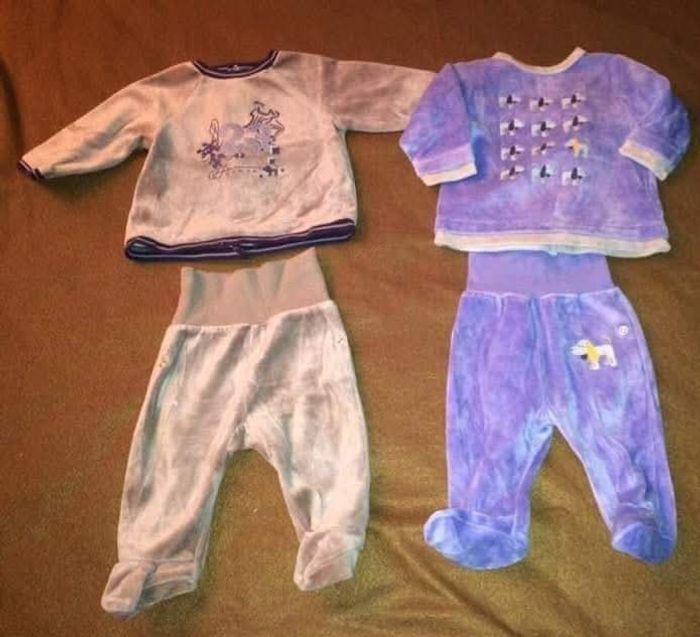 Lot 3 mois 

2 Pyjamas en velours  vert baudet 3 mois
Avec pressions

2 bodies vert baudet 3 mois 

1 combinaison laine kitchoun

LE lot complet est sur la première photo - photo numéro 5