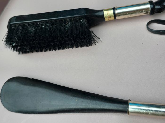 Ensemble chausse pieds et brosse vintage - photo numéro 3