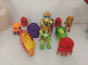 Lot figurines trésor X