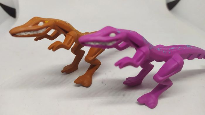 2 lézards qui brillent dans le noir lego