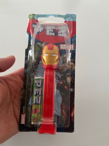 Pez Iron man