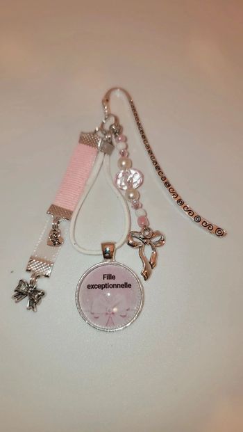 Cadeau ma fille,  bijoux de sac ou marque page " fille exceptionnelle "