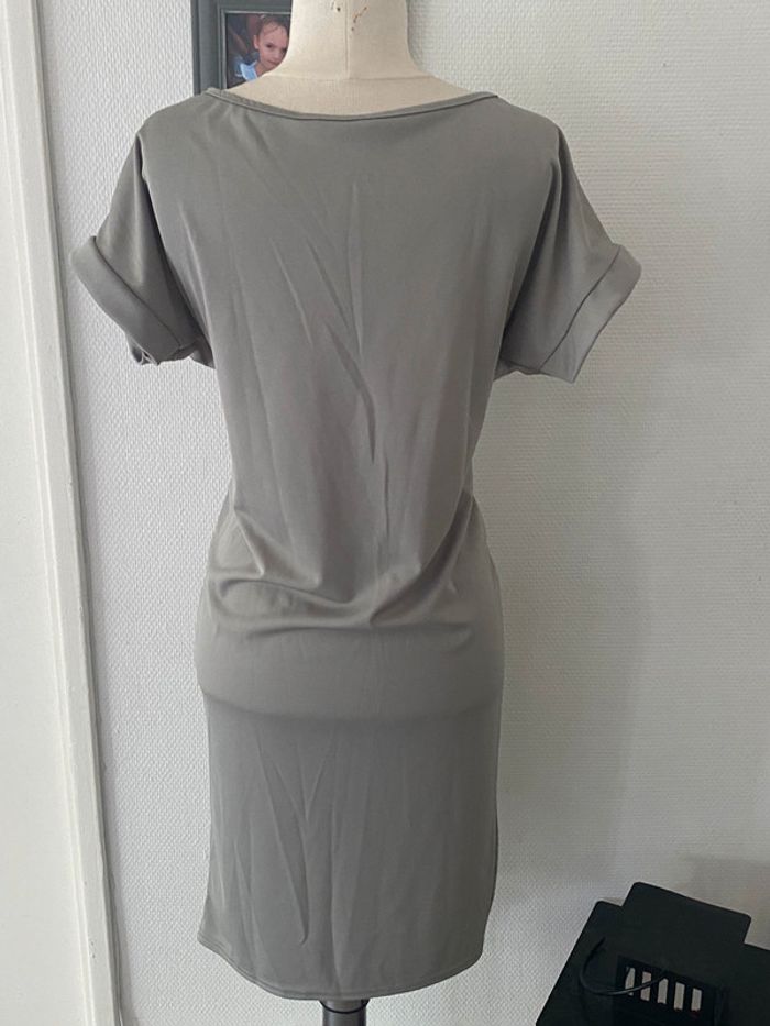 Robe grise M - photo numéro 4