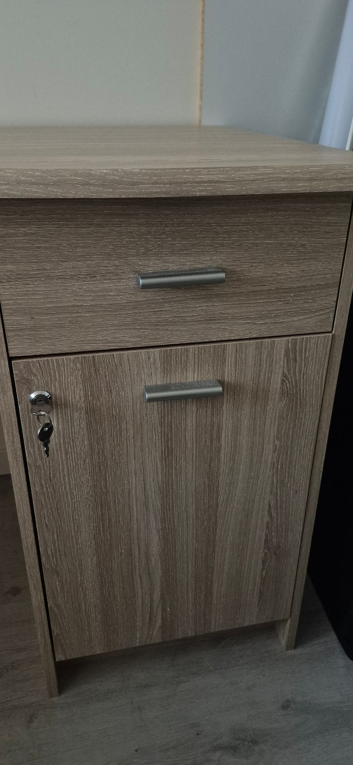 Bureau bois BUT - photo numéro 3