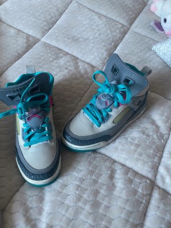 Baskets Jordan 35,5