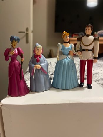 4 figurines Cendrillon