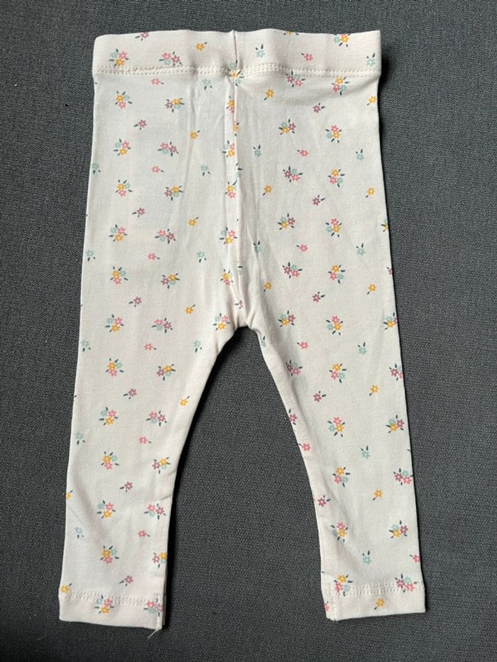 Legging fleuri neuf taille 6 mois - photo numéro 3