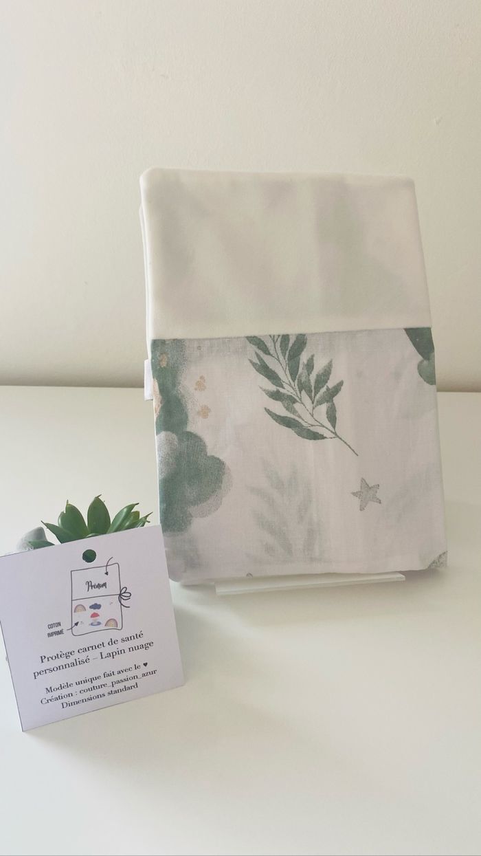 Protège carnet de santé personnalisable bébé enfant prénom lapin nuage - photo numéro 2