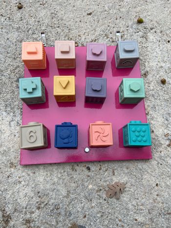 Cubes plastiques éducatifs