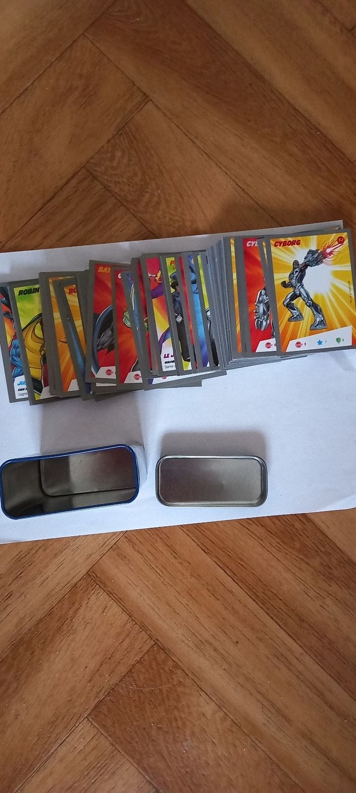 Boîte en Métal avec 73 Cartes Stickers NEUF - photo numéro 2