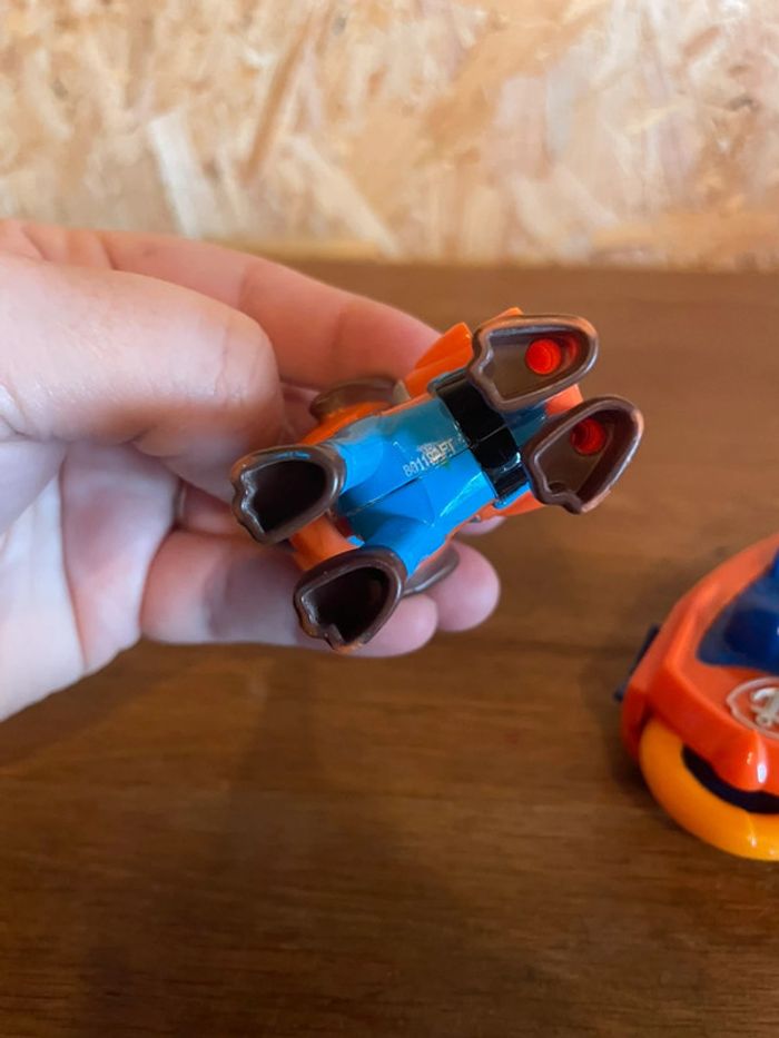 Idée cadeau 🎁 Figurine Zuma Launching Surfboard de la Pat Patrouille avec sa bouée à lancer - photo numéro 9