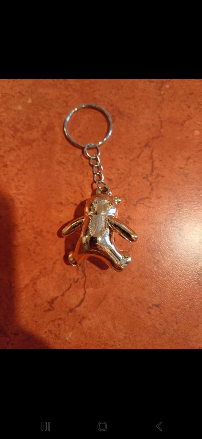Porte clé petit ourson doré - photo numéro 2