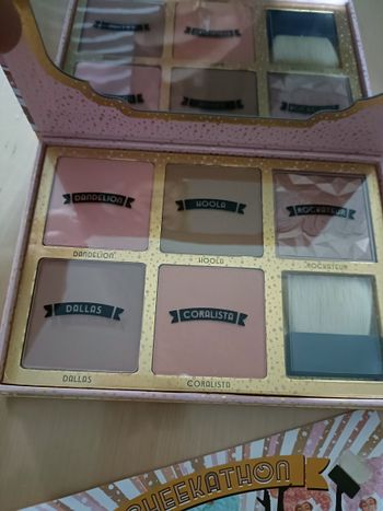UNE PALETTE BLUSH ET UNE PALETTE YEUX SMASHBOX