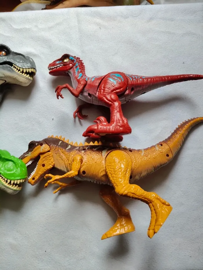 Lot de 4 dinosaures électroniques gris, moutarde,rouge,vert - photo numéro 3