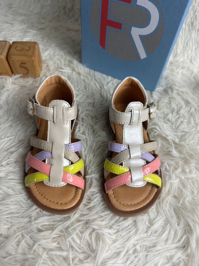 Paire de sandales Franco Romagnoli taille 25 - photo numéro 2