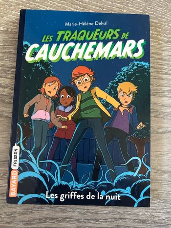 Livre Les Traqueurs de cauchemars - Les griffes de la nuit