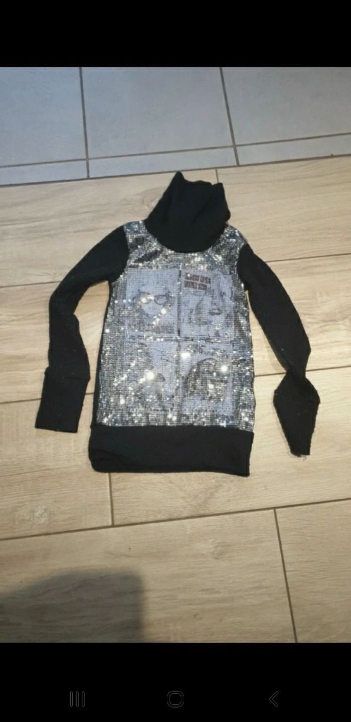Pull col roulé paillettes 7 ans