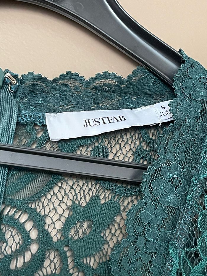 Robe dentelle - photo numéro 4