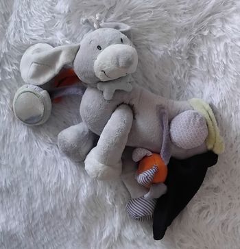 Doudou peluche chien Arthur d activités- Noukies