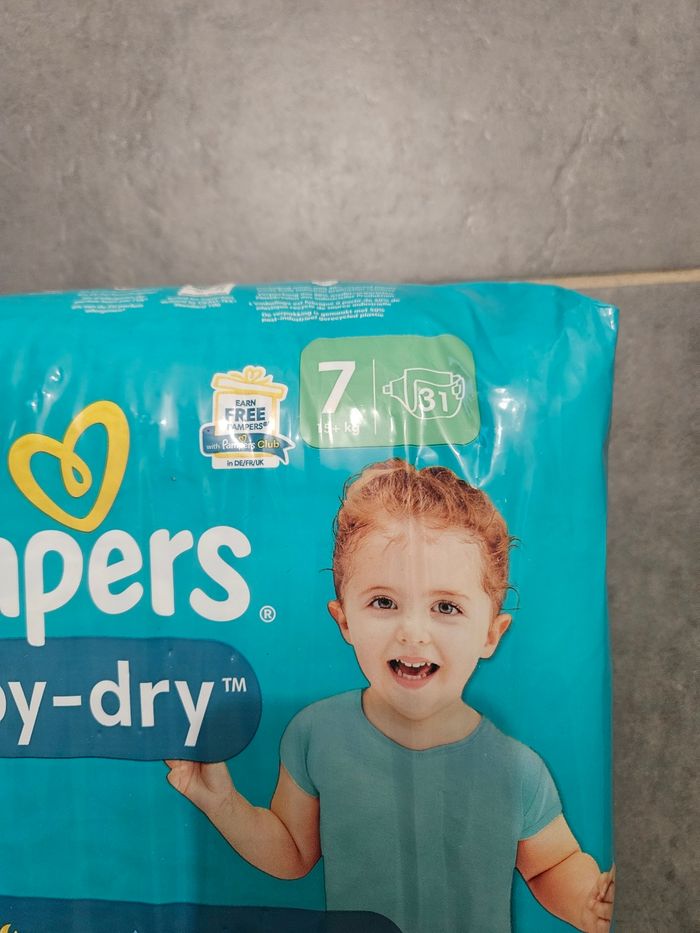 Couches pampers taille 7 - photo numéro 2
