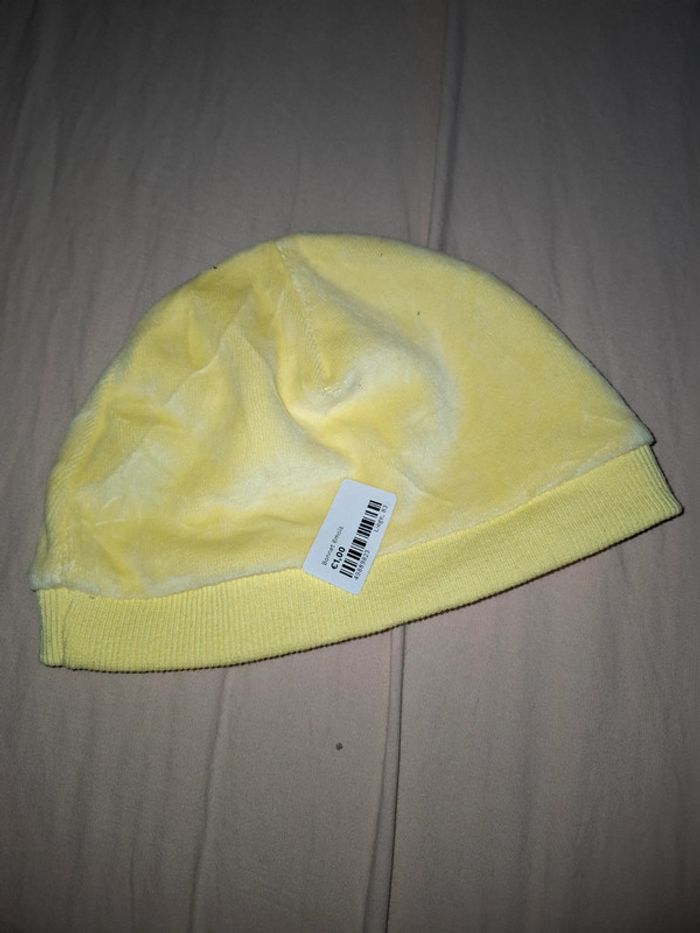Bonnet jaune
