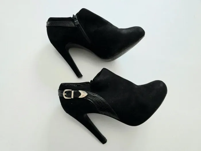 Bottines noir talons aiguille