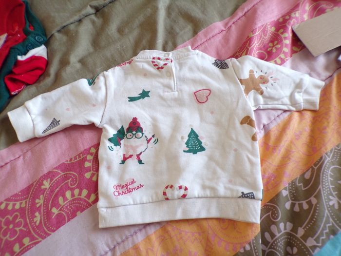 Sweat de Noël 6 mois - photo numéro 3