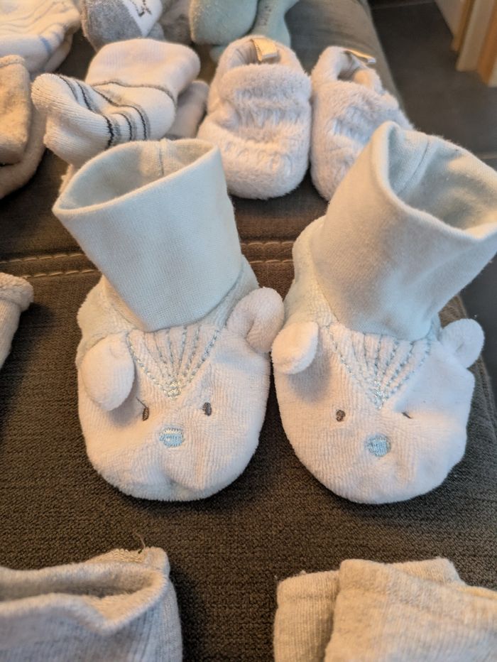 Lot chaussettes et chaussons taille 14 - photo numéro 5