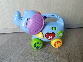 Jeu Mon éléphant pousse pousse vtech