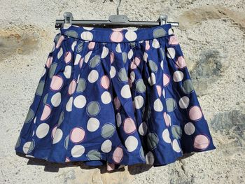 Superbe jupe Okaïdi 10 ans, marine a ronds pastels