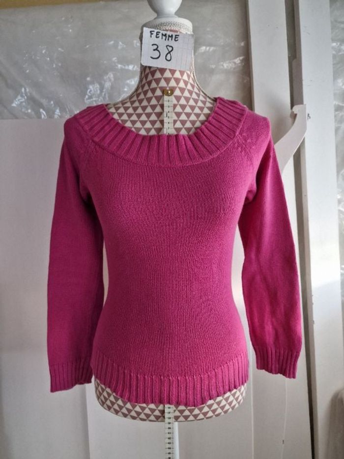 Pull,rose,en coton, en très très bon état, longueur 55cm,marque Cache Cache =4€