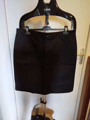 Jupe noir taille 48